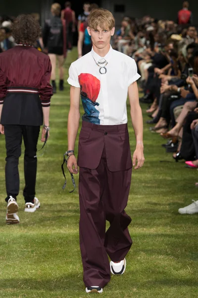 Look 37